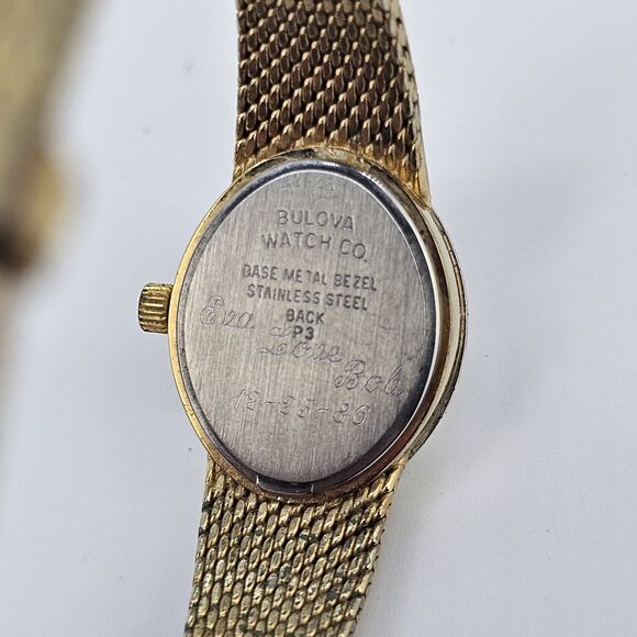 VTG Bulova Swiss Women\'s Watch 18MM Gold Dial Gold Bracelet Band 6\